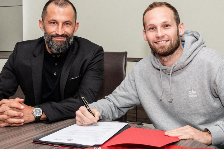 Eks pemain Manchester United itu kemudian menandatangani kontrak jangka pendek dengan raksasa Jerman itu hingga Juni 2023 atau hanya enam bulan.