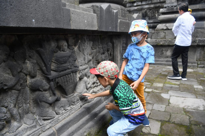 Presiden ingin menunjukkan bahwa Indonesia memiliki destinasi wisata domestik yang masih bisa dijadikan alternatif berlibur masyarakat.