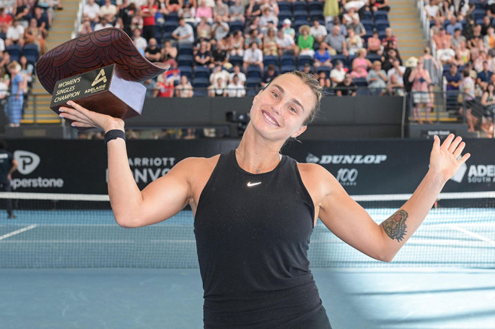 Petenis nomor lima dunia itu mengakhiri tiga kekalahan beruntun di final WTA dengan kemenangan dalam waktu 1 jam 43 menit dalam kondisi 36 Celcius (96,8 Fahrenheit) terik di Memorial Drive.
