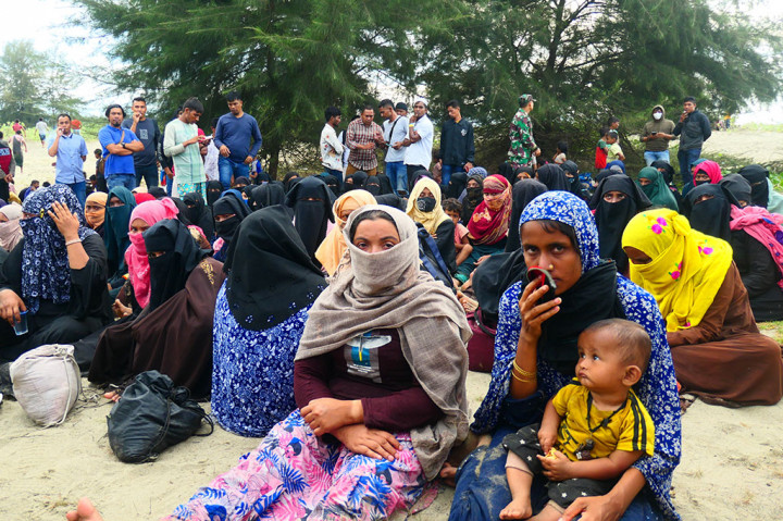 Sebanyak 184 pengungsi Rohingya kembali terdampar di di Pantai Kuala Gigeng Lamnga, Kecamatan Krueng Raya, Kabupaten Aceh Besar, Aceh.