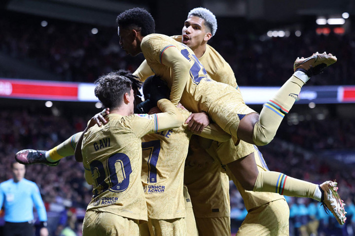 Tim tamu membuka keunggulan pada menit ke-22 lewat sepakan Ousmane Dembele yang menjebol gawang Jan Oblak.  