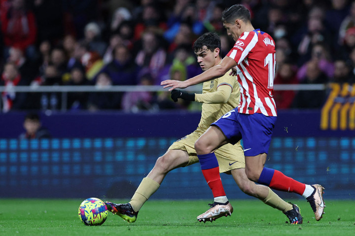 Pedri hampir menggandakan keunggulan beberapa saat kemudian ketika pemain Atletico memberikan bola dari backpass yang buruk. Sayang penyelesaian Pedri terlalu lama sehingga Nahuel Molina bisa menggagalkannya.