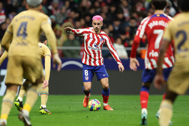 Atletico kemudian meningkatkan tekanan. Mereka memperoleh peluang untuk menyamakan kedudukan lewat Antoine Griezmann pada menit ke-42, namun masih bisa dimentahkan Marc-Andre Ter Stegen. Skor 1-0 untuk Barca bertahan hingga jeda.