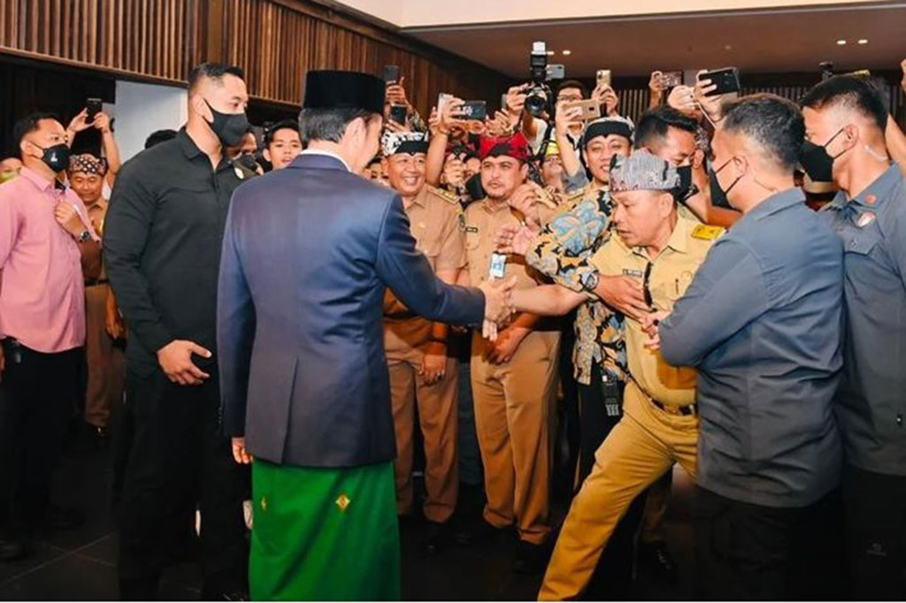 Presiden Joko Widodo (Jokowi) melakukan kunjungan ke Kabupaten Banyuwangi, Jawa Timur, Senin, 9 Januari 2023 sore. Presiden akan menghadiri Festival Tradisi Islam Nusantara, salah satu rangkaian acara dalam peringatan Satu Abad Nahdlatul Ulama (NU).