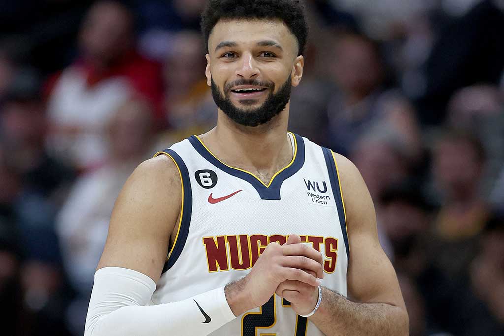 Denver Nuggets terus bersaing ketat dengan Memphis Grizzlies di puncak klasemen Wilayah Barat usai mengalahkan Los Angeles Lakers 122-109. Hasil tersebut membuat Denver mencatat kemenangan kandang kesebelas kali berturut-turut.