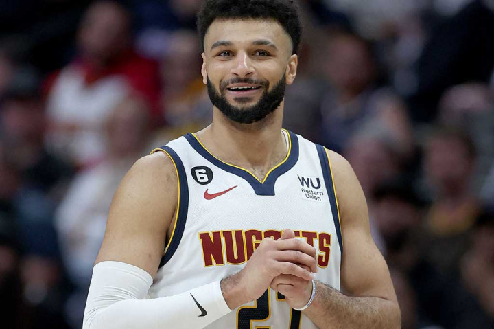 Denver Nuggets terus bersaing ketat dengan Memphis Grizzlies di puncak klasemen Wilayah Barat usai mengalahkan Los Angeles Lakers 122-109. Hasil tersebut membuat Denver mencatat kemenangan kandang kesebelas kali berturut-turut.
