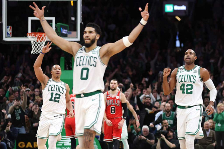 Boston Celtics sukses meredam momentum kebangkitan Chicago Bulls pada masa terakhir laga untuk membukukan kemenangan 107-99 atas tamunya itu dalam pertandingan NBA di TD Garden, Massachusetts, Selasa, 10 Januari 2023 WIB.