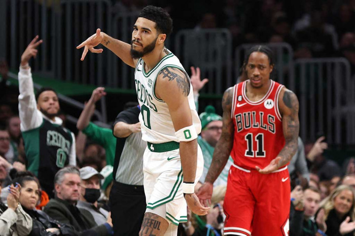 Jayson Tatum menjadi penampil terbaik Celtics dengan mencetak 32 poin, delapan rebound, dan tujuh assist.