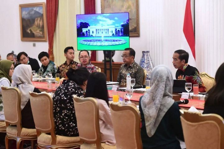 Selain itu, Muslich, perwakilan wartawan lainnya mengaku senang dapat bersilaturahmi dengan Presiden Jokowi sekaligus berdiskusi secara langsung mengenai latar belakang dari setiap kebijakan yang diambil oleh pemerintah. Ia pun berharap dapat secara rutin bertemu langsung dengan Kepala Negara. 