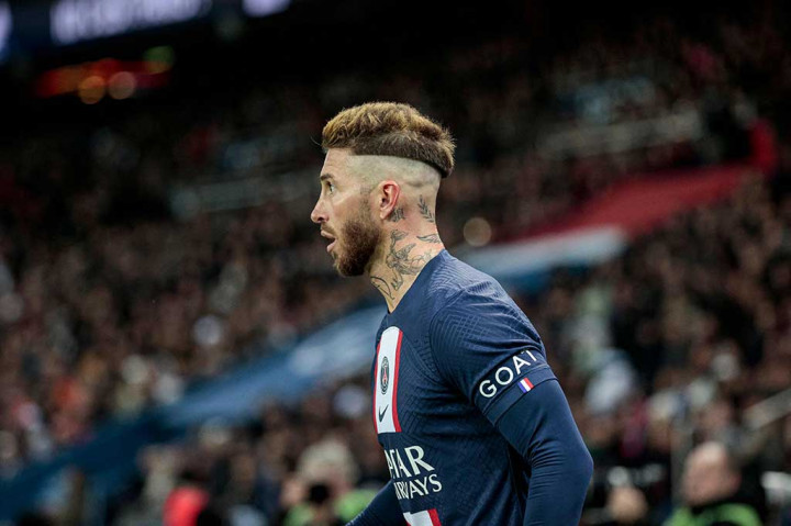 Pada menit ke-25, Sergio Ramos nyaris menggandakan keunggulan Les Parisiens. Namun, usahanya masih bisa dibendung Paul Bernardoni. Skor 1-0 untuk PSG bertahan hingga turun minum.