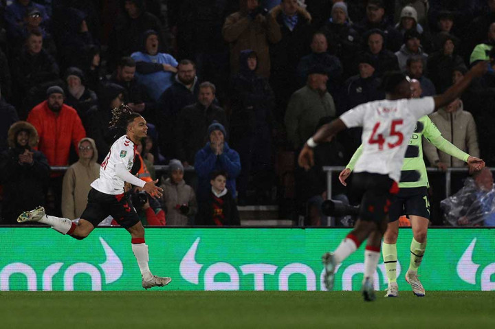 Southampton bisa menjebol gawang City pada menit ke-23 lewat tembakan Sekou Mara yang gagal dihentikan oleh Stefan Ortega. Skor menjadi 1-0 untuk tuan rumah.