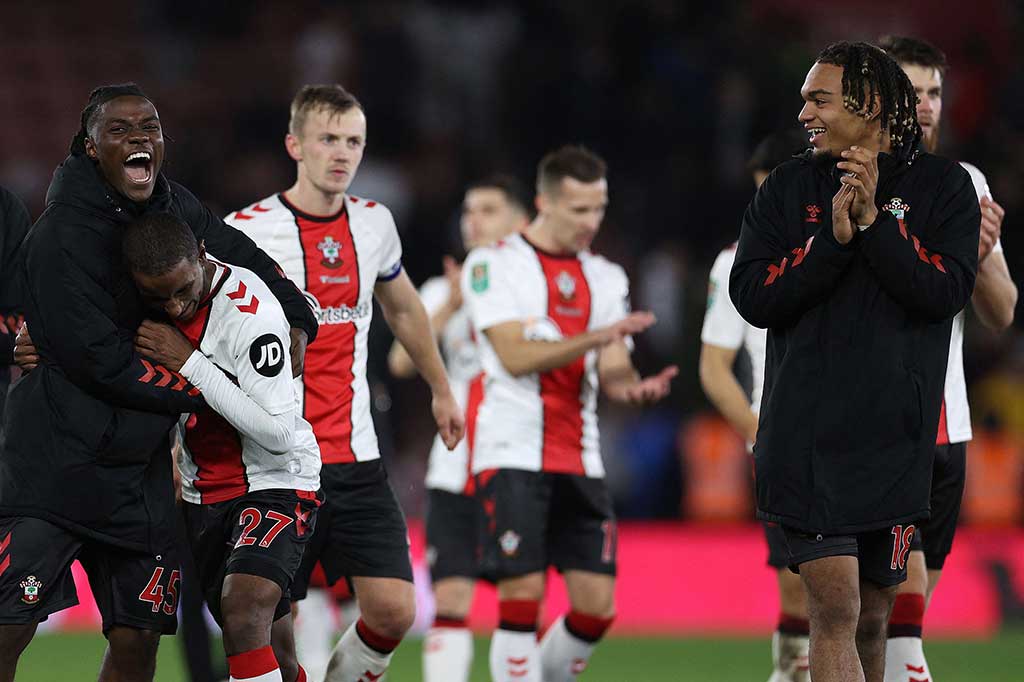 Dengan kemenangan tersebut Soton melaju ke babak semifinal.