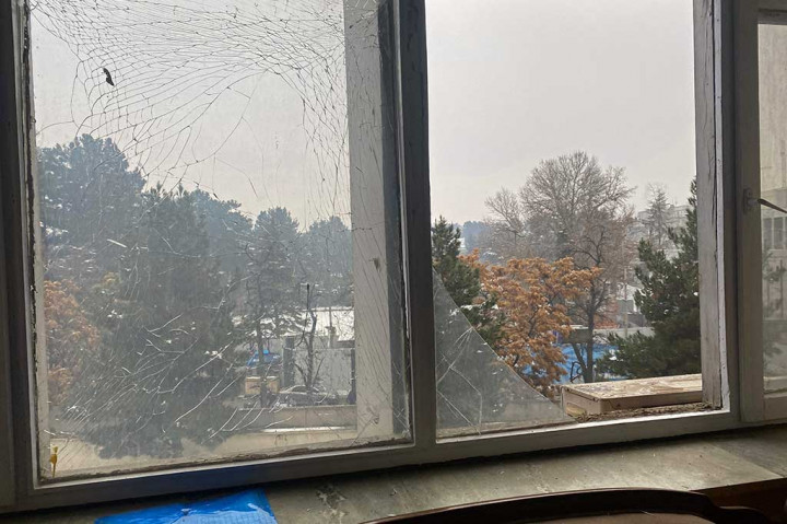 Serangan bom bunuh diri mengguncang luar kompleks Kementerian Luar Negeri Afghanistan di Kabul, Rabu, 11 Januari 2023. Serangan yang mengakibatkan sedikitnya lima orang tewas dan 40 lainnya luka-luka itu diklaim dilakukan oleh kelompok jihad Negara Islam.