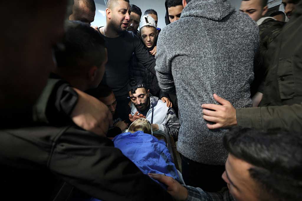 Ahmad Amer Salim Abu Junaid mengalami luka serius pada Rabu pagi setelah ditembak di bagian kepala oleh pasukan Israel selama penyerbuan militer di kamp pengungsi Balata, Kota Nablus.