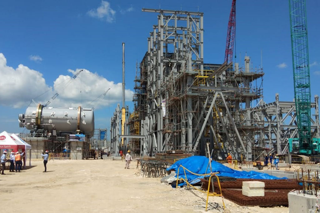 Smelter Manyar menjadi fasilitas pemurnian dan pengolahan konsentrat tembaga kedua milik PTFI yang tengah dibangun di Kawasan Java Integrated Industrial Estate (JIIPE), Gresik, Jawa Timur, dengan luas total sekitar 100 hektare.