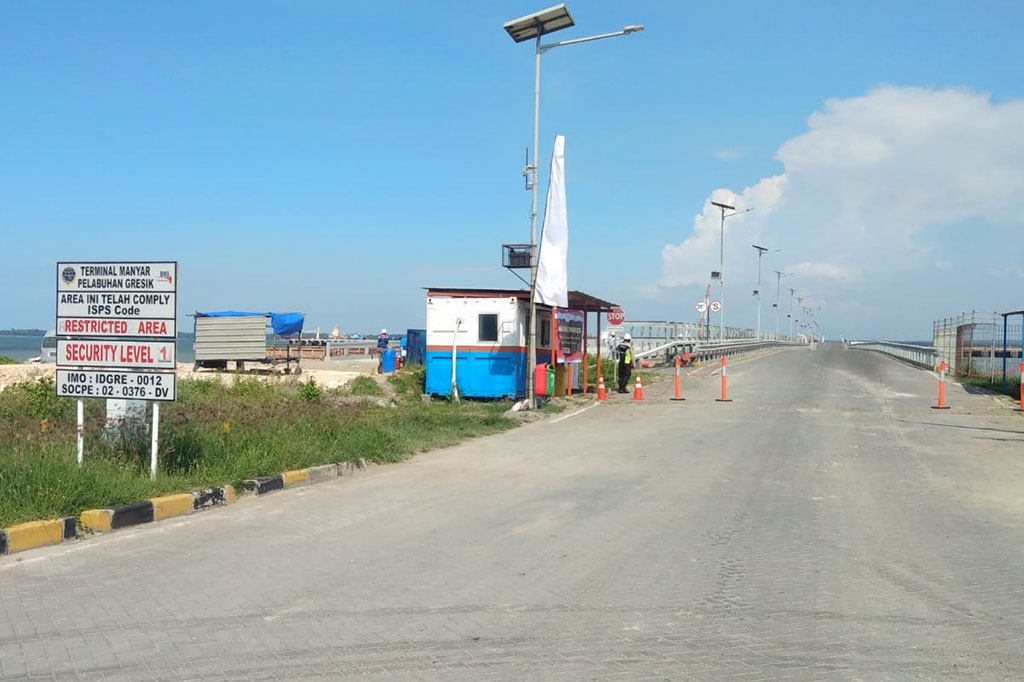 Fasilitas smelter PTFI ditunjang dengan kehadiran dua pelabuhan, satu di antaranya khusus untuk operasional smelter.