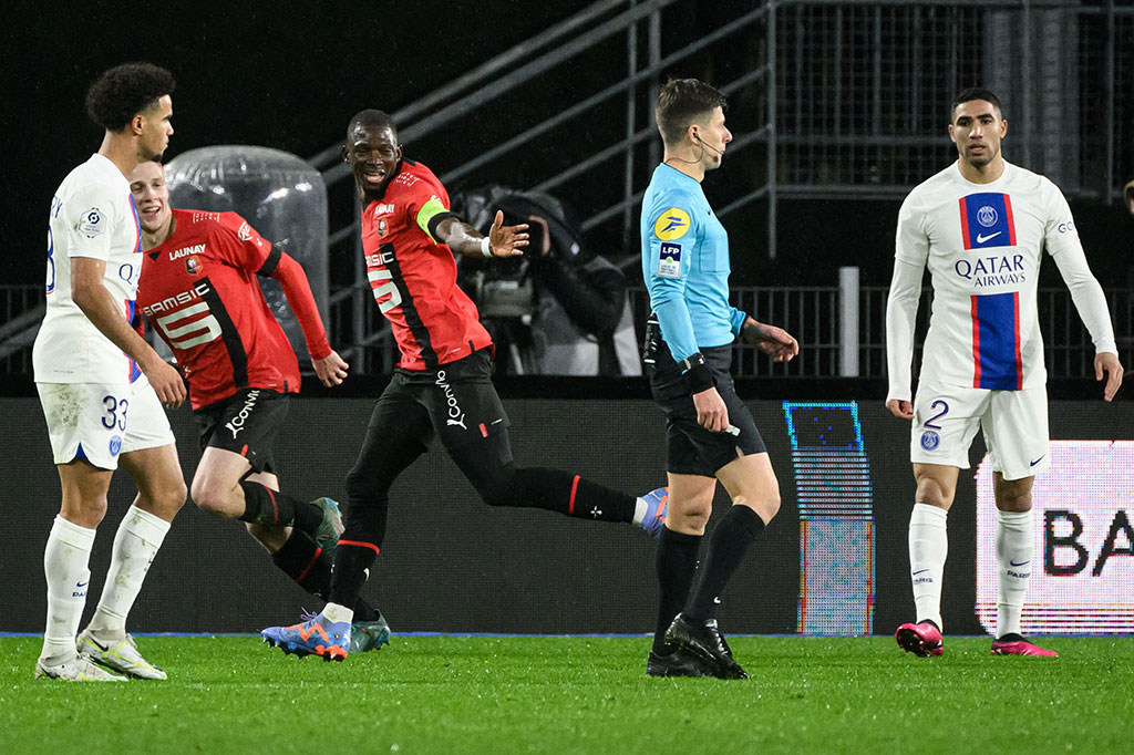 Rennes berhasil membuka keunggulan pada menit ke-65 lewat sepakan kaki kiri Hamari Traore.