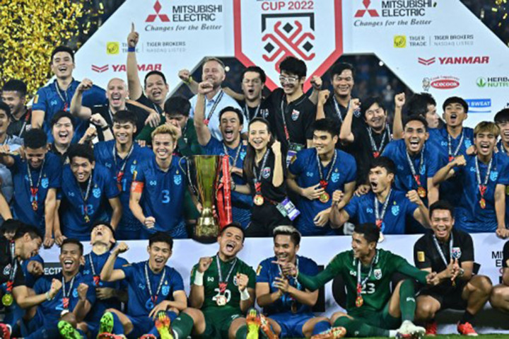 Thailand juga sukses menempatkan satu pemainnya Teerasil Dangda sebagai pencetak gol terbanyak bersama pemain Vietnam, Nguyen Tuen Lindh.