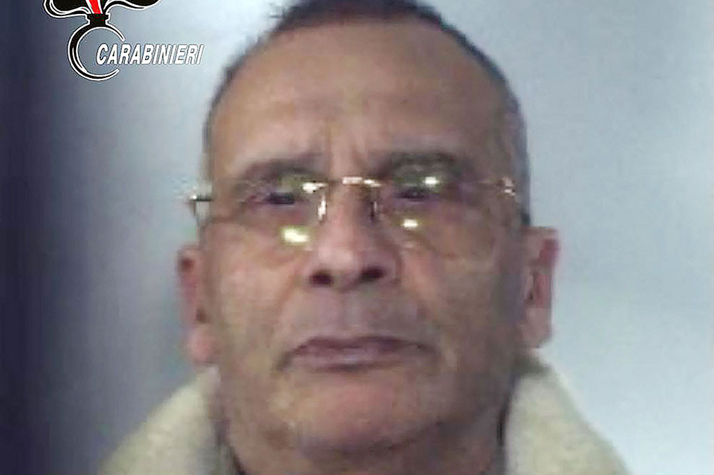 Foto terakhir bos mafia Italia yang paling dicari, Matteo Messina Denaro, setelah penangkapannya di daerah asalnya Sisilia setelah 30 tahun dalam pelarian. Foto tersebut diketahui berasal dari awal 1990-an.