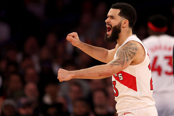Fred VanVleet menyumbang 33 poin untuk Raptors. Scottie Barnes menambahi 26 poin, Siakam berkontribusi 20 poin, delapan rebound, dan sembilan assist, sebelum diusir keluar lapangan akibat pelanggarannya saat overtime. Sedangkan Gary Trent Jr. mencetak 18 poin.