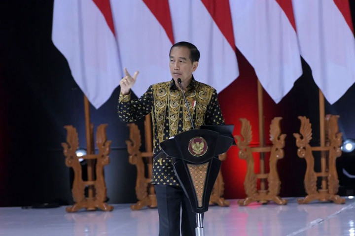 Presiden Joko Widodo (Jokowi) mengingatkan Perum Bulog untuk mengendalikan harga beras yang meningkat di 79 daerah.