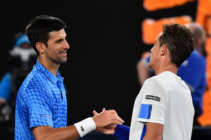 Petenis berusia 35 tahun tersebut menang tiga set langsung 6-3, 6-4, 6-0 atas Roberto Carballes Baena.