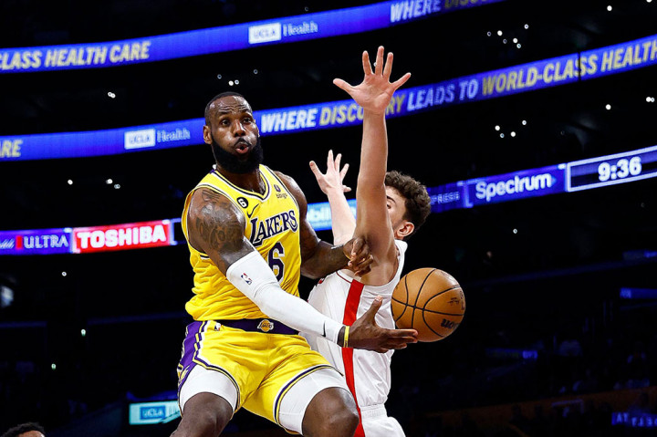 James berada di urutan kedua pencetak poin terbanyak sepanjang masa NBA setelah Kareem Abdul-Jabbar dengan 38.387 poin. Rekor tersebut kemungkinan besar dapat disusul James karena hanya tertinggal 316 poin saja.