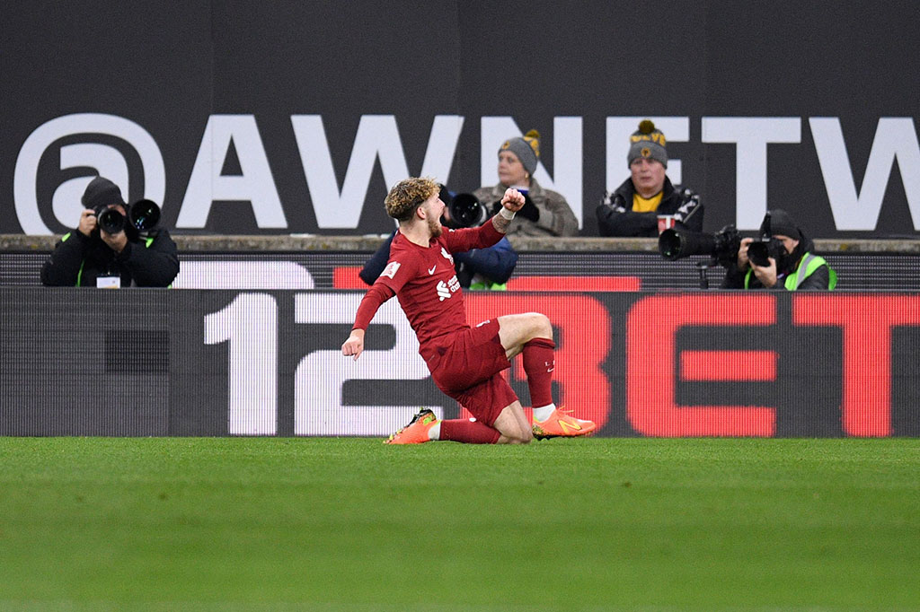 Harvey Elliott melakukan selebrasi usai menjebol gawang Wolves.