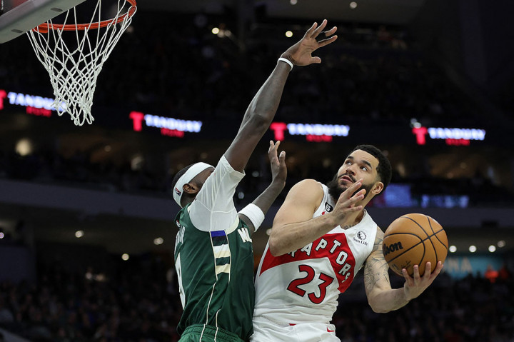Fred VanVleet mencetak angka tertinggi bagi Raptors dengan 39 poin dan merupakan yang tinggi musim ini. Bahkan ia sukses menembakkan 6 dari 12 dari jarak tiga poin atau bisa dibilang akurasi tembakannya dari luar garis 50 persen. Selain itu ia mencetak sembilan rebound dan tujuh assist.