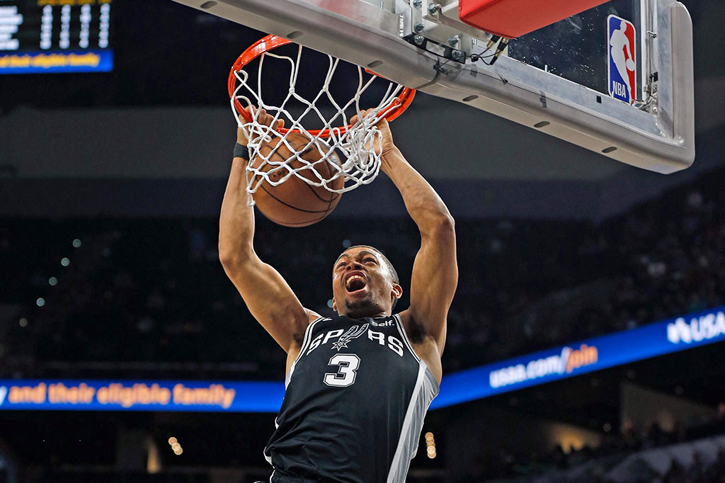 Small forward Keldon Johnson menjadi pencetak poin terbanyak untuk Spurs dengan torehan 36 poin dan 11 rebound.
