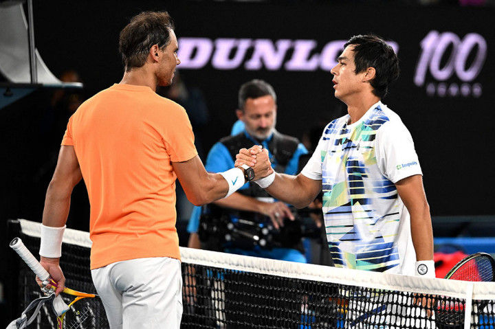 McDonald pun memaksimalkan situasi yang menguntungkannya itu untuk mengamankan kemenangan pada pertandingan yang total berlangsung selama dua jam 32 menit tersebut.