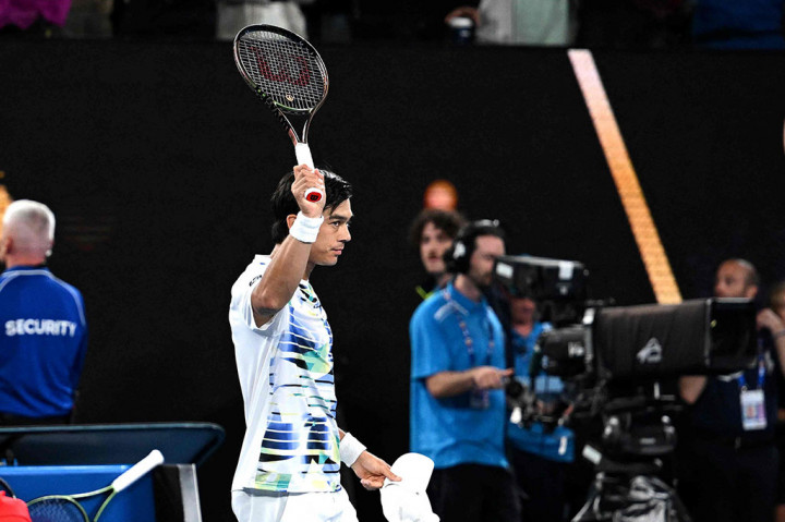 Petenis peringkat 65 dunia McDonald selanjutnya akan bertemu pemenang pertandingan antara Yoshihito Nishioka asal Jepang dan petenis kualifikasi asal Ceko Dalibor Svrcina, pada pertandingan putaran ketiga yang akan dimainkan pada Jumat, 20 Januari.