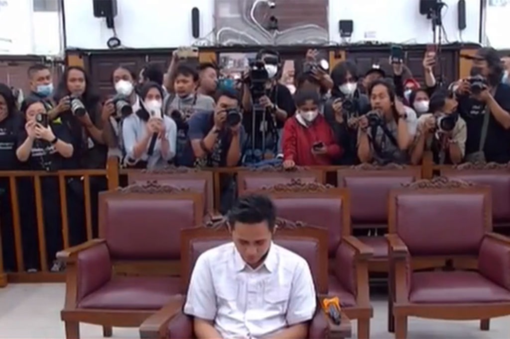 Hal yang memberatkan tuntutan Richard Eliezer adalah perannya sebagai eksekutor yang mengakibatkan hilangnya nyawa korban Nofriansyah Yosua Hutabarat atau Brigadir J. Perbuatan Eliezer menyebabkan duka yang mendalam bagi keluarga korban.