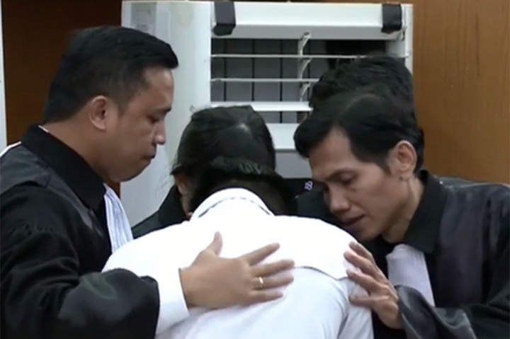Adapun hal meringankan, menurut Jaksa Penuntut Umum, yakni terdakwa tidak pernah dihukum dan berlaku sopan di persidangan. Eliezer dinilai kooperatif selama di persidangan, menyesali perbuatannya, dan keluarga korban sudah memaafkan Richard Eliezer.