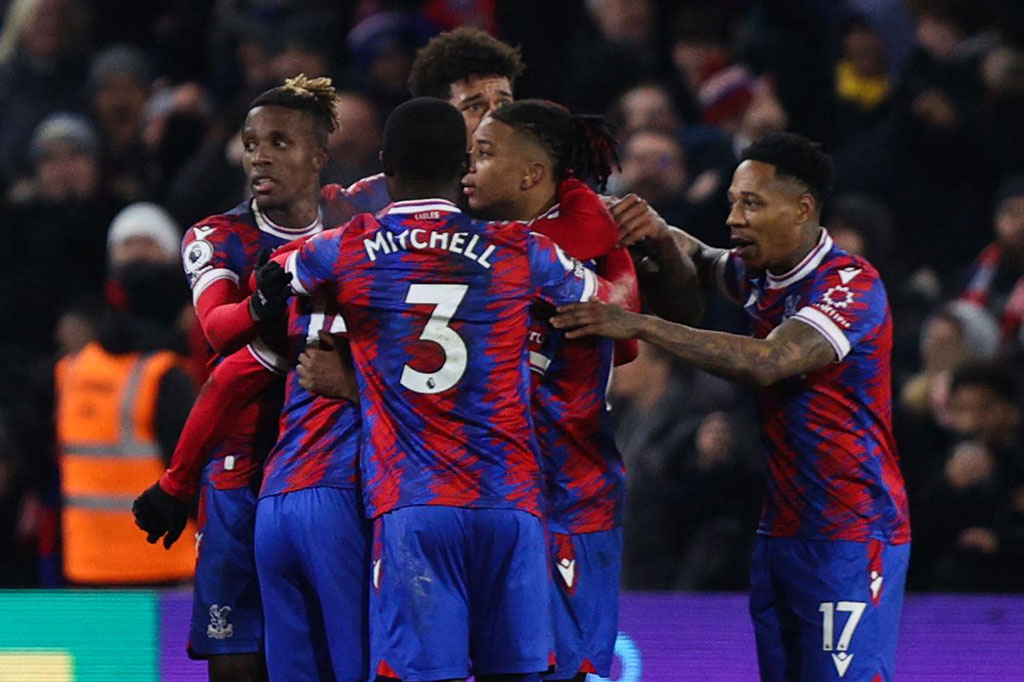 Hasil ini membuat MU gagal menggeser rival sekota mereka Manchester City di peringkat kedua. Setan Merah masih berada di urutan ketiga dengan 39 poin, sama dengan City, tetapi kalah selisih gol. Sementara itu, Crystal Palace berada di posisi ke-12 dengan 23 poin.