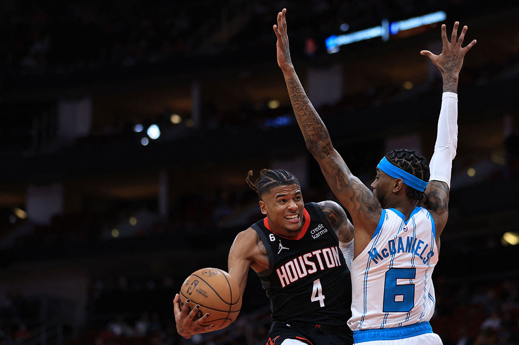 Jalen Green bermain gemilang untuk Rockets dengan menyamai rekor tertinggi dalam karirnya lewat 41 poin dan tujuh assist, sementara Alperen Sengun mencatatkan double-double dengan 24 poin dan 12 rebound dan enam assist.