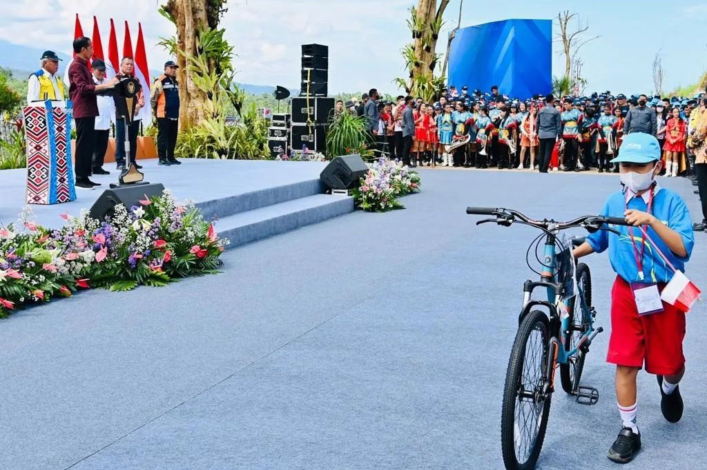 Merespons pertanyaan itu, salah satu pelajar kelas 6 SD menjawab Bendungan Kuwil Kawangkoan. 