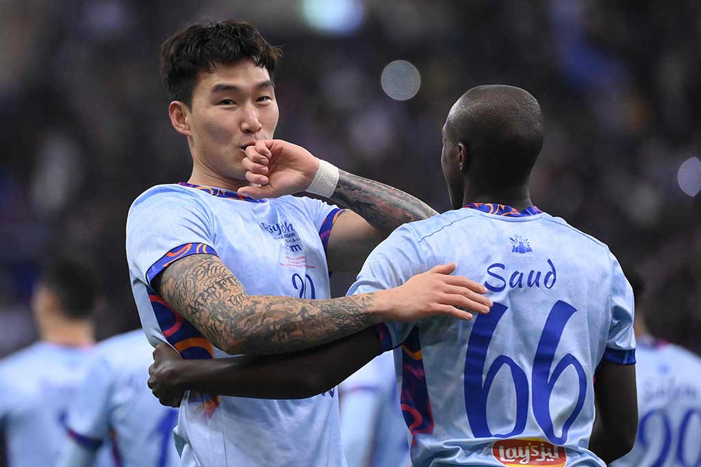 Tiga menit kemudian, Riyadh menyamakan kedudukan menjadi 3-3. Sepak pojok Gonzalo Martinez berhasil disundul Jang Hyun-soo menjadi gol.