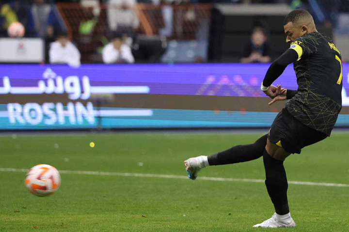 Pada menit ke-60, PSG kembali mendapat penalti. Kali ini, Mbappe melakukan tugasnya dengan baik. Skor menjadi 4-3.