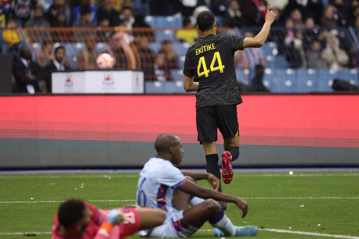 PSG semakin menjauh setelah mencetak gol kelima mereka pada menit ke-78 lewat Hugo Ekitike Riyadh sempat menipiskan ketinggalan pada menit akhir melalui sepakan jarak jauh Anderson Talisca. Skor 5-4 untuk PSG menutup laga.