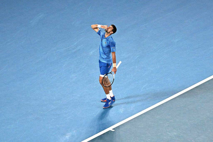 Pada putaran ketiga, Djokovic akan ditantang petenis Bulgaria Grigor Dimitrov yang menang 6-3, 6-2, 6-0 atas petenis Serbia lainnya Laslo Djere.