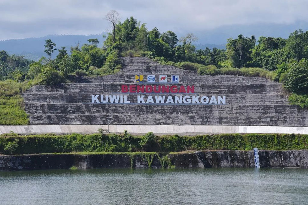Presiden Joko Widodo meresmikan Bendungan Kuwil Kawangkoan yang terletak di Kabupaten Minahasa Utara, Sulawesi Utara, Kamis, 19 Januari 2023. Bendungan yang dibangun sejak tahun 2016 ini memiliki kapasitas 26 juta meter kubik.