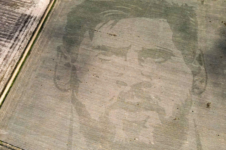 Faricelli juga mengundang petani lain di media sosial untuk menirunya, dan telah membagikan perangkat lunak untuk diunggah ke peralatan mereka.