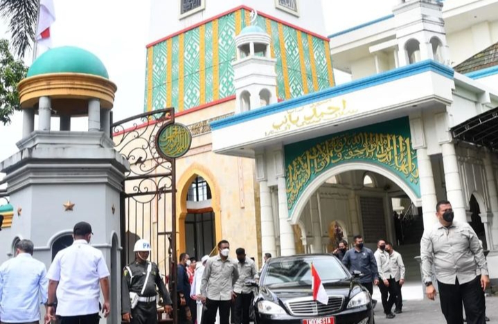 Menara yang terletak di Kelurahan Lawangirung, Kecamatan Wenang Kota Manado ini memiliki luas 49 meter persegi dan mulai dibangun pada tahun 2020. 