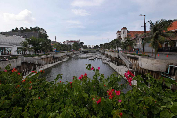 Yani menyatakan, pihak Satpol PP pun langsung mengimbau para pedagang untuk pindah dari lokasi. Selang beberapa hari, para PKL itu akhirnya angkat kaki dari Kota Tua. 