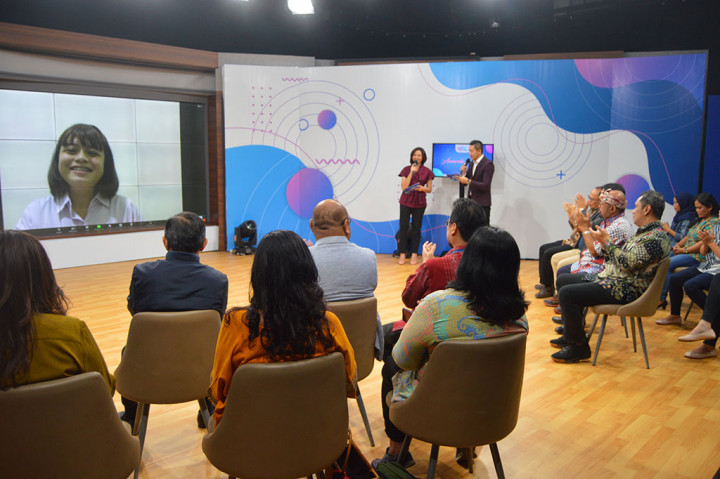 Keduanya menyatakan senang dan terharu serta tidak menyangka bisa memperoleh beasiswa tersebut. Mereka berjanji akan belajar dengan sungguh-sungguh agar tidak mengecewakan pihak pemberi beasiswa dan kedua orang tua mereka.