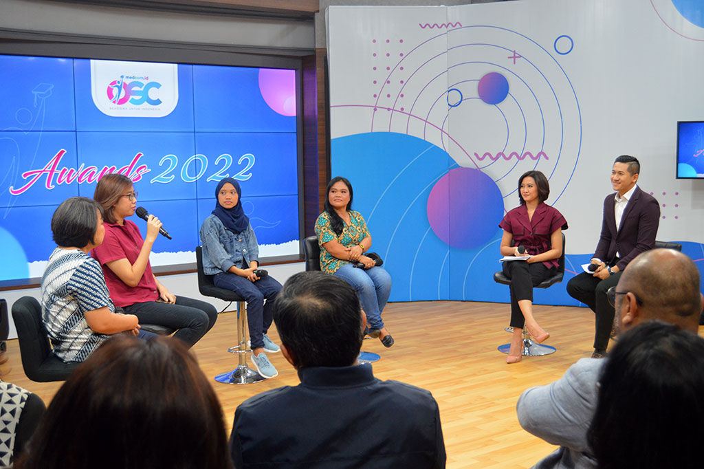 Pada acara tersebut juga dihadirkan dua wakil penerima beasiswa OSC 2020 masing-masing Maria Debora dari Banda Aceh dan Sabrina Marchella dari Ambon, Maluku.