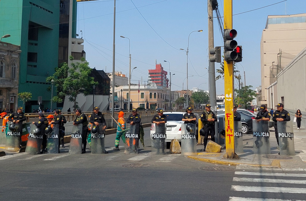 Sebanyak 60 orang tewas dalam aksi protes menuntut pengunduran diri Presiden Peru Dina Boluarte yang berlangsung selama enam minggu.
