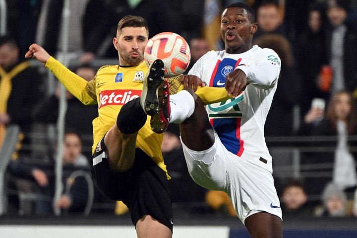 Pays de Cassel berhasil menahan gempuran PSG pada awal laga, namun pertahanan mereka akhirnya jebol pada menit ke-29 lewat sambaran Kylian Mbappe menyambut umpan tarik Nuno Mendes. Bola sempat terbelokkan sebelum masuk gawang tuan rumah.