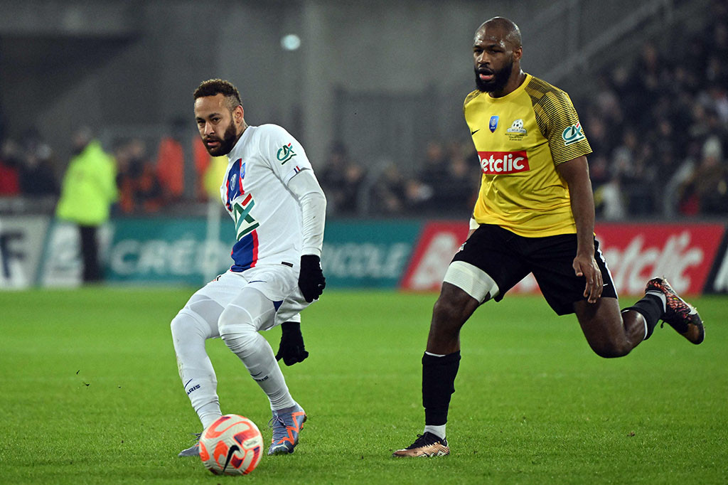 Mbappe kemudian berperan menjadi pemberi umpan bagi gol Neymar yang dibukukan pada menit ke-33.